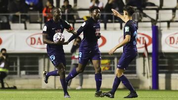 Adri&aacute;n Ramos celebrando un gol con Granada ante L&#039;Hospitalet por Copa del Rey.