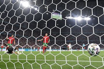 1-2. Karim Benzema marca el segundo gol.