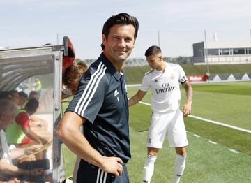 Afronta su tercera temporada en el Castilla. Dirigió antes al Juvenil y al Cadete.