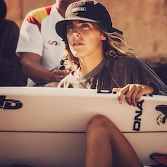Nadia Erostarbe roza la proeza en el Mundial de surf