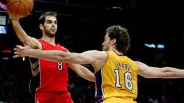 Pau y Calderón fueron protagonistas de un gran duelo que se decantó del lado de los Lakers por 108-103.
