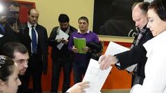 Alí, con ayuda de Pernía, sume al Racing en el caos