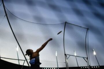 La croata Sandra Perkovic durante la competición de disco en la Diamond League en el estadio Letziground de Zúrich. 