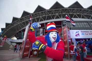 La pasión y el color del Costa Rica vs México en imágenes