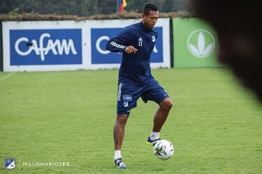 Fredy Guarín pidió permiso para ausentarse de la práctica y surgieron varios rumores de una posible renuncia al equipo azul, sin embargo, desde Millonarios indican que hasta el momento no ha presentado ninguna carta.