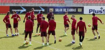 En el entrenamiento, Simeone dio pistas de los posibles titulares ante el Deportivo. 