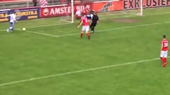 ¡Insólito: árbitro marcó un gol y lo cobró como válido!