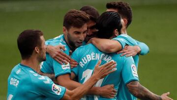 Osasuna se queda en Primera tras el triunfo ante el Eibar.