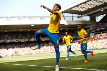 Neymar opens the scoring at Anfield