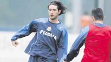 <b>SIN PRISA. </b>El Deportivo se está tomando con mucha calma las renovaciones de los jugadores que, como Víctor, acaban en 2006.