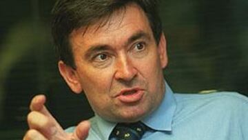 <b>RINDE TRIBUTO.</b> Vicente Belda también se ha unido a las manifestaciones de pena por la retirada de Olano del ciclismo.