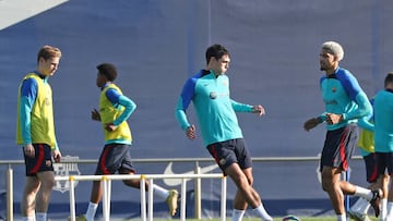 Ronald Araujo, Andreas Christensen and Frenkie de Jong during the first training after the World Cup, in Barcelona, on 23th December 2022. 
 -- (Photo by Urbanandsport/NurPhoto via Getty Images)