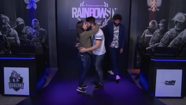 Le pide matrimonio a su novia tras ganar en un torneo eSports