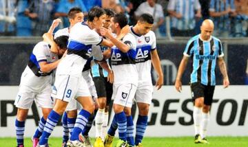 En la fase de grupos de Copa Libertadores 2013, Huachipato venció 2-1 a Gremio en Porto Alegre, con goles de Federico Falcone y Braian Rodríguez.