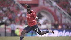 Efraín Juárez e Independiente pelean por Álvaro Angulo