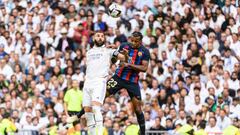 Karim Benzema of Real Madrid Cf (L) battles for the ball with Jules Kounde of FC Barcelona (R) during a match between Real Madrid v FC Barcelona as part of LaLiga in Madrid, Spain, on October 16, 2022. (Photo by Alvaro Medranda/NurPhoto via Getty Images)