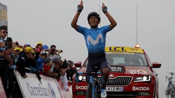 Nairo Quintana celebra su victoria en el Col du Portet, en Saint-Lary-Soulan, en la 17&ordf; etapa del Tour de Francia 2018.