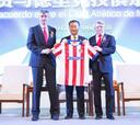 El Atlético hace oficial la venta del 20% del club a Wang Jianlin