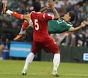 México sigue vivo gracias a un golazo de Raúl Jiménez