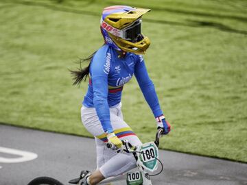 Mariana Pajón logró su tercera medalla olímpica (plata 2020) y es la única del país en conseguirlo. Ramírez repitió el bronce de Río 2016 y también hace historia. 