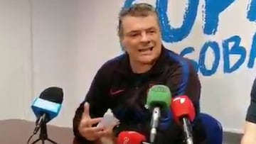 Para no parar de aplaudir: la encendida defensa del técnico del Barça de las Guerreras