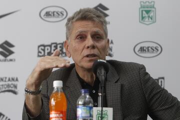 El brasileño Paulo Autuori fue presentado de manera oficial como nuevo director técnico de Atlético Nacional. Su debut será este fin de semana ante Leones, buscando sellar la clasificación a los playoffs de la Liga Águila II-2018.