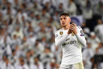 Mutual respect | Real Madrid's Uruguayan midfielder Federico Valverde applauds the crowd against PSG.