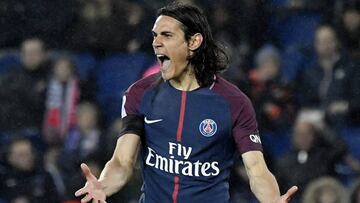 Edinson Cavani celebra un gol ante el Guingamp.