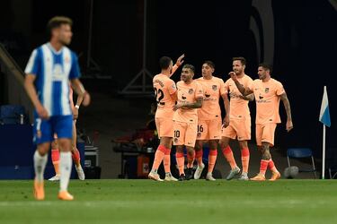 0-1. Saúl Ñíguez celebra el segundo gol que marca en el minuto 20 de parti