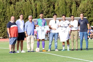 El nuevo Málaga no puede con los tres porteros del Marbella