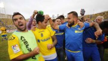 Los jugadores de Las Palmas celebran el ascenso.