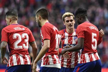 Thomas celebra con el equipo el 3-0.