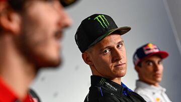 Quartararo, entre Bagnaia y M&aacute;rquez en la rueda de prensa de Austin.