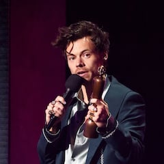 Condenan a prisión a una seguidora de Harry Styles por enviarle 8.000 cartas en menos de un mes