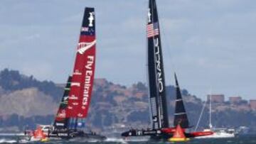 El Team New Zealand de Dean Barker (de vela roja) no pudo ganar la Copa América, pero en su país destacan su competitividad.