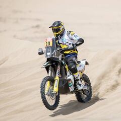 Quintanilla queda a un paso del título en el Rally de Abu Dahbi