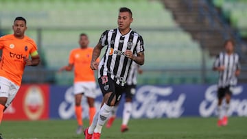 Eduardo Vargas, en alerta