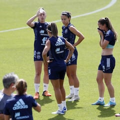 Jenni, Esther y el calor, los contratiempos