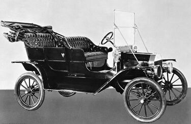 La historia e importancia del parabrisas en los automóviles