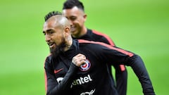 Vidal sufre contusión en el muslo; duda para Champions