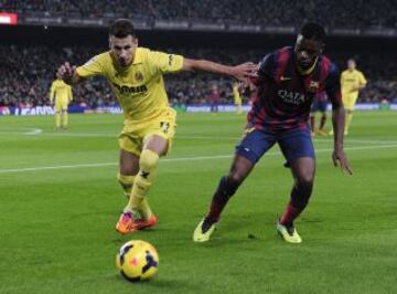 Barcelona-Villarreal. Hernan Pérez y Alex Song.