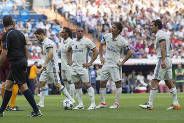 Roberto Carlos, Raúl González y Figo.