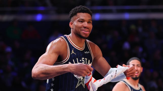 What is Giannis Antetokounmpo's net worth in 2024? Contract details with the Bucks - AS USA