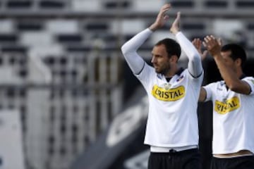 El defensor tuvo un pésimo paso por Colo Colo. Llegaba desde Danubio donde era capitán. Al poco tiempo regresó al fútbol uruguayo. 