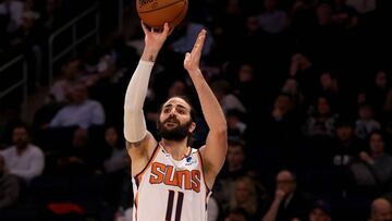 NEW YORK, NEW YORK - JANUARY 16: Ricky Rubio #11 of the Phoenix Suns shoots a three point shot in the second half against the New York Knicks at Madison Square Garden on January 16, 2020 in New York City.The Phoenix Suns defeated the New York Knicks 121-98.NOTE TO USER: User expressly acknowledges and agrees that, by downloading and or using this photograph, User is consenting to the terms and conditions of the Getty Images License Agreement. Elsa/Getty Images/AFP
== FOR NEWSPAPERS, INTERNET, TELCOS & TELEVISION USE ONLY ==