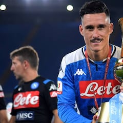 Callejón se queda en Nápoles: jugará gratis en julio y agosto