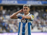 El jugador del Deportivo Yeremay celebra un gol.
