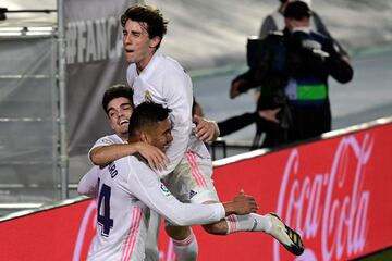 2-0. Carlos Casemiro celebró el segundo gol.