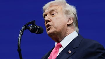 Donald Trump cambia de rumbo y ahora respalda abrir los archivos de Epstein para evitar un golpe político. REUTERS/Evelyn Hockstein