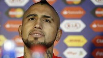 Arturo Vidal partió de Chile, molesto con los rumores que según él, inventó la prensa.